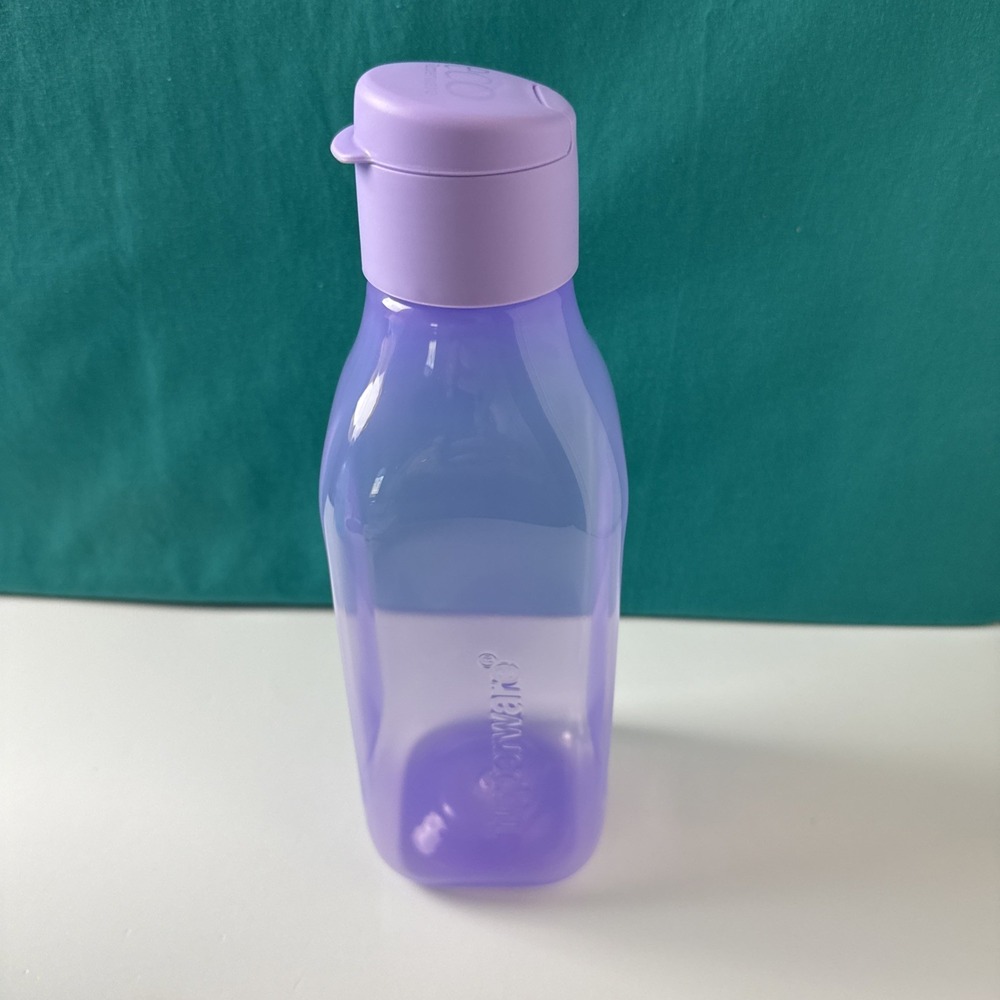 Tupperware Eco Square Bottom Twist Flip Top Water Bottle 32oz / 1L Lilac Purple - Picture 2 of 2
